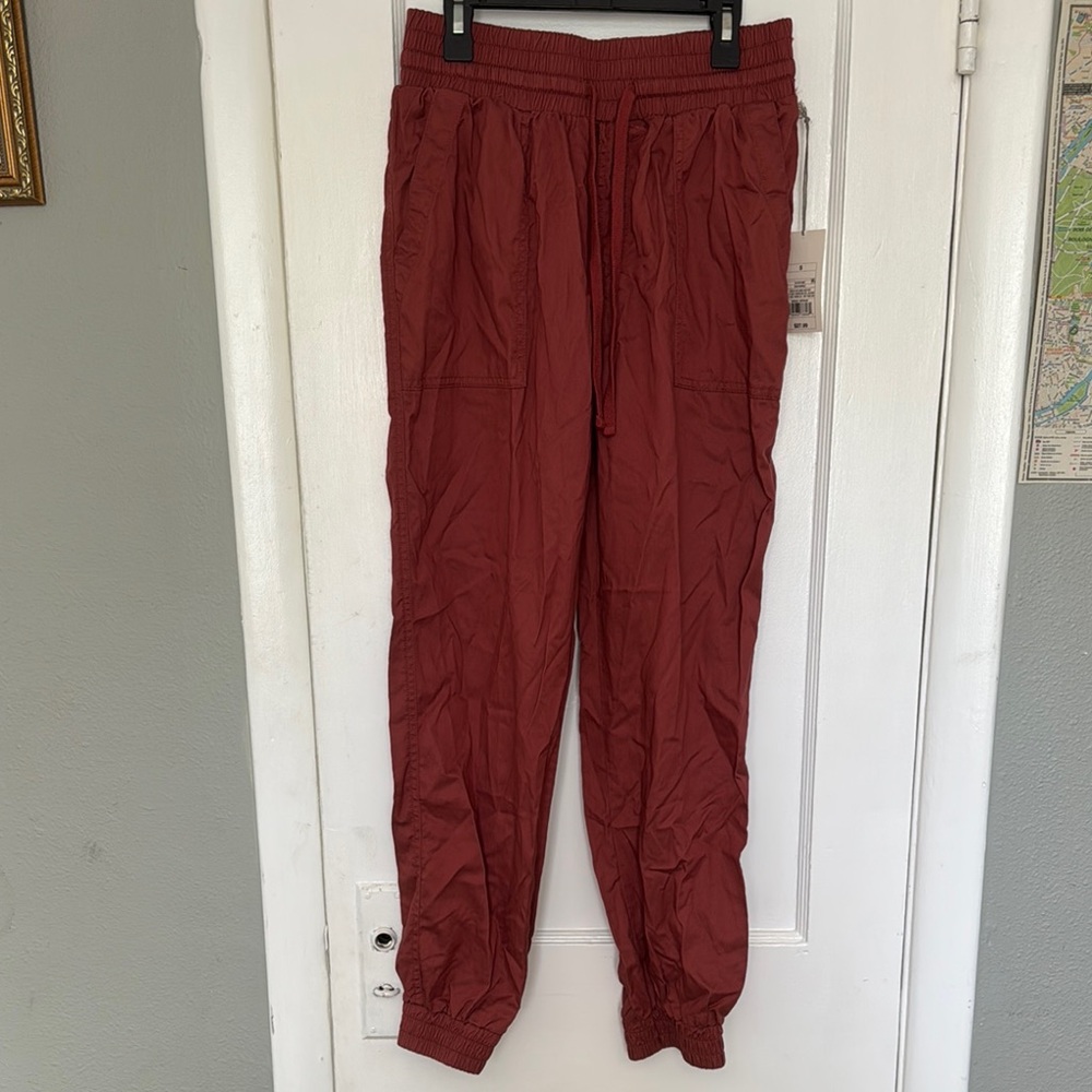 [a new day] Coral Jogger Pants size Small